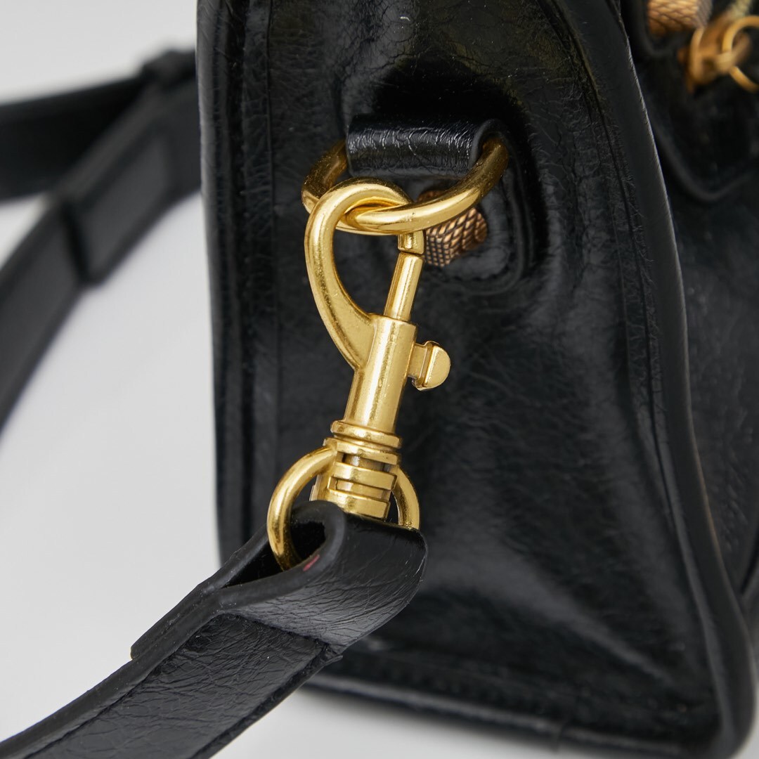 Balenciaga BB05
