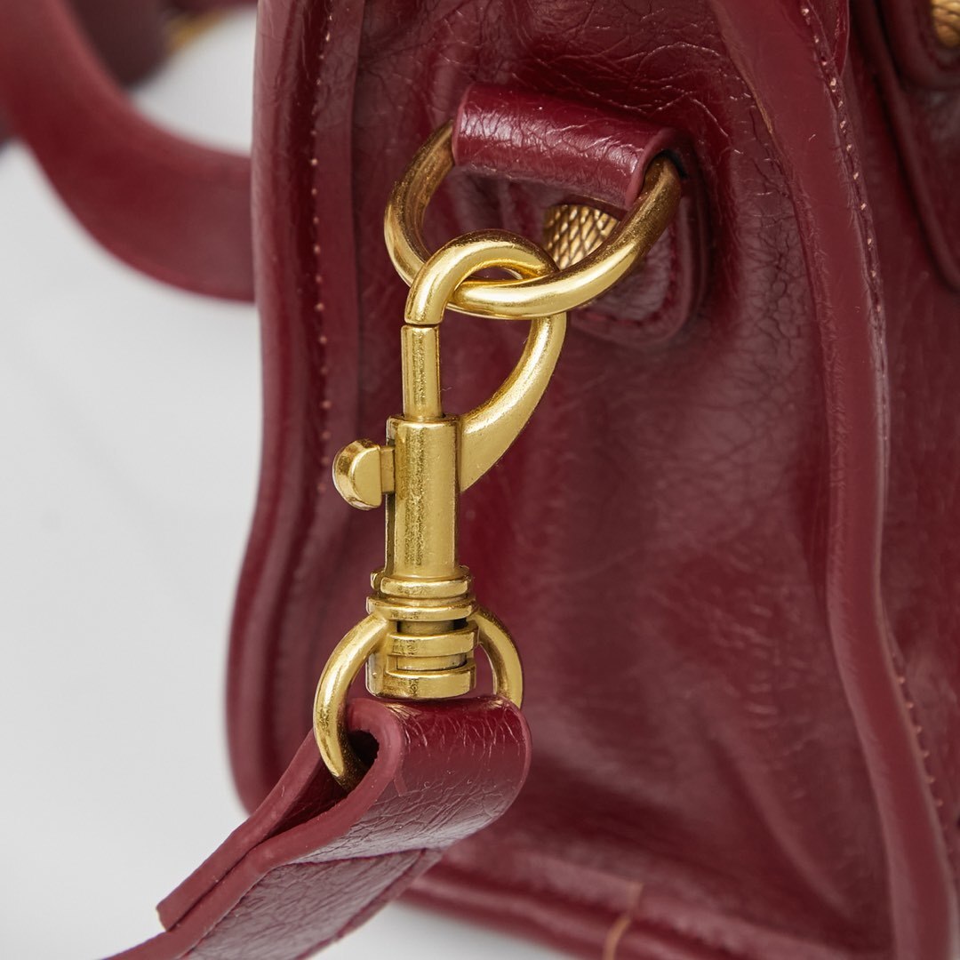 Balenciaga BB05