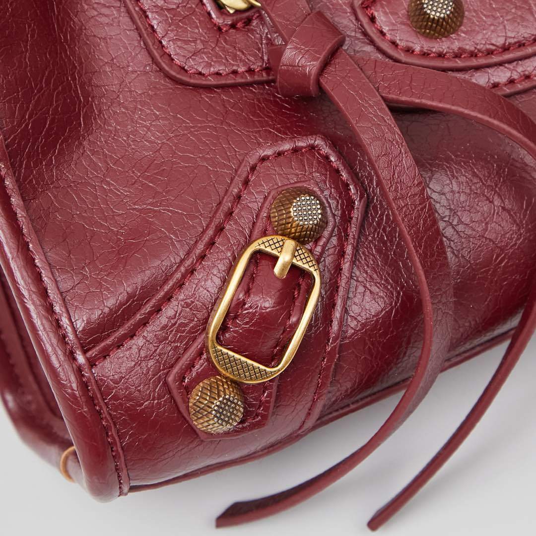 Balenciaga BB05