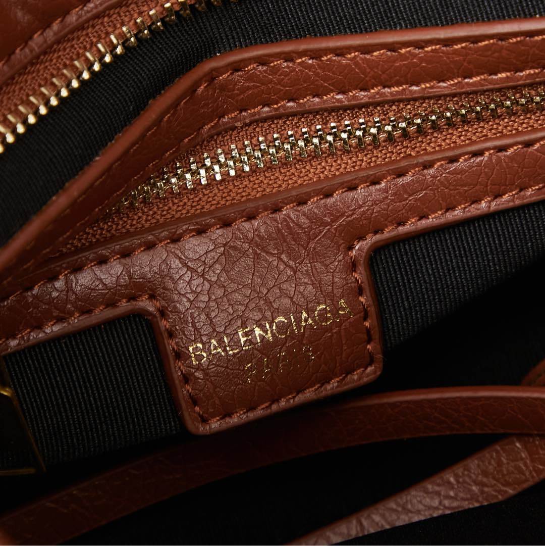 Balenciaga BB05
