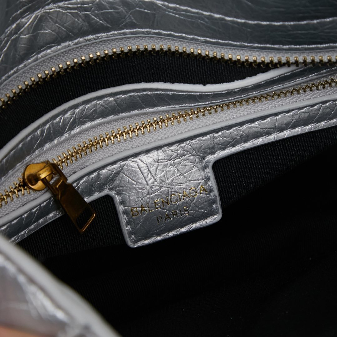 Balenciaga BB05