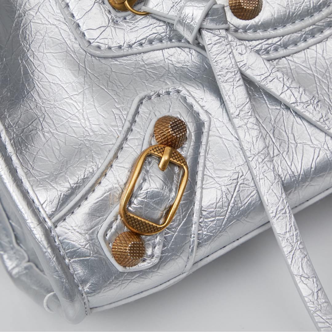 Balenciaga BB05